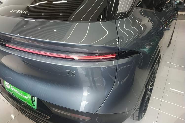 Used Zeekr 7X 2025 100 kWh Long-Range Rear-Wheel Drive with Intelligent Driving Features Exterior 3