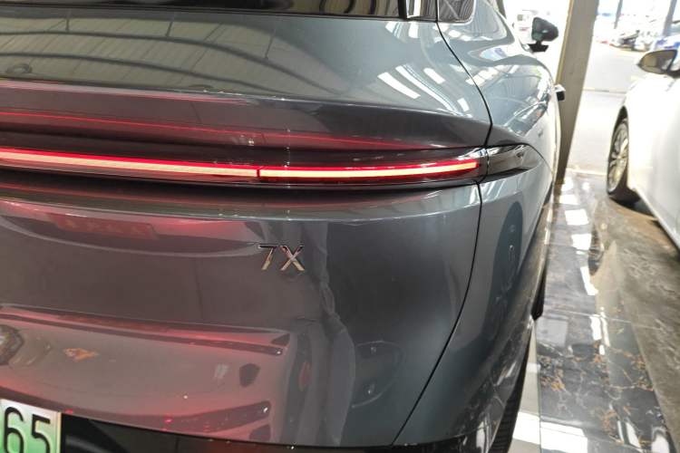 Used Zeekr 7X 2025 100kWh Long-Range All-Wheel Drive Intelligent Driving Version Exterior 3