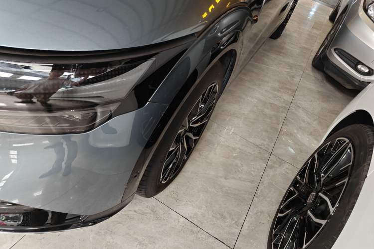 Used Zeekr 7X 2025 100kWh Long-Range All-Wheel Drive Intelligent Driving Version Exterior 4