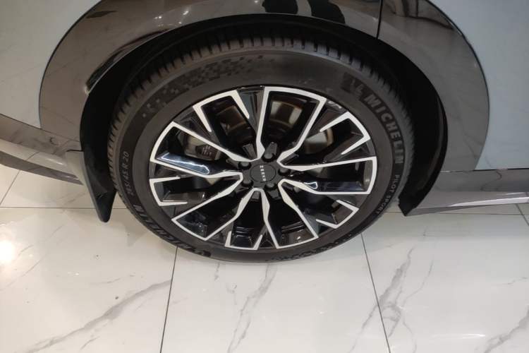 Used Zeekr 7X 2025 100kWh Long-Range All-Wheel Drive Intelligent Driving Version Exterior 5