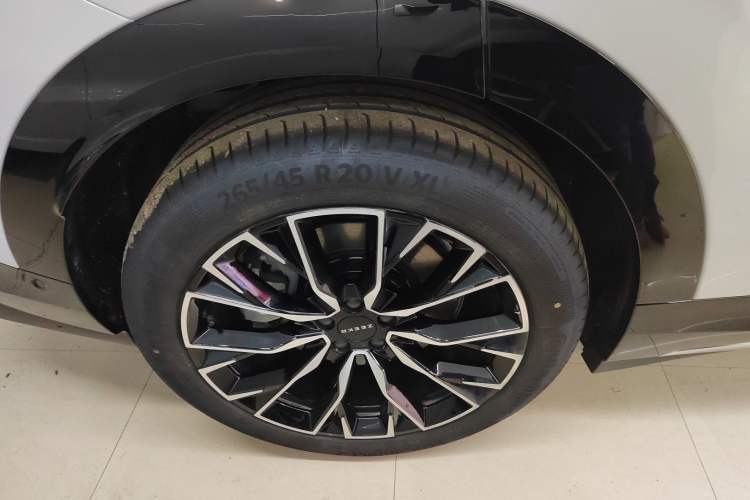 Used Zeekr 7X 2025 100 kWh Long-Range Rear-Wheel Drive with Intelligent Driving Features Exterior 5
