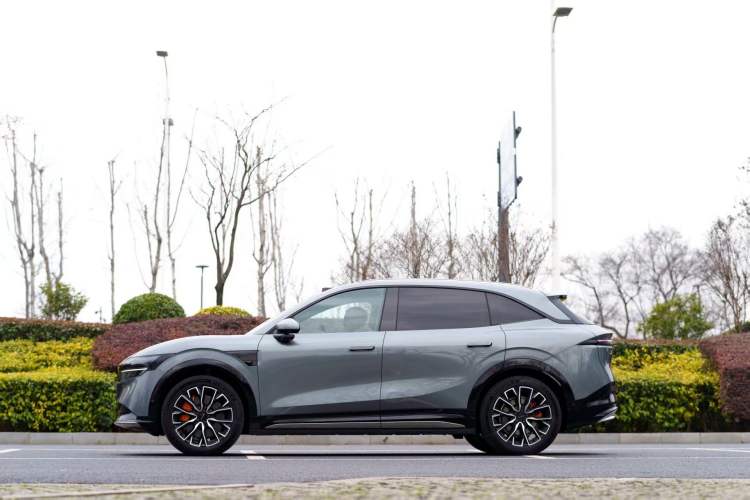 Used Zeekr 7X 2025 100 kWh Long-Range Rear-Wheel Drive with Intelligent Driving Features Exterior 7