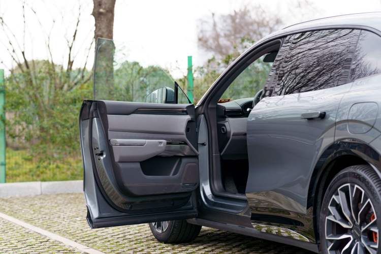 Used Zeekr 7X 2025 100 kWh Long-Range Rear-Wheel Drive with Intelligent Driving Features Exterior 8