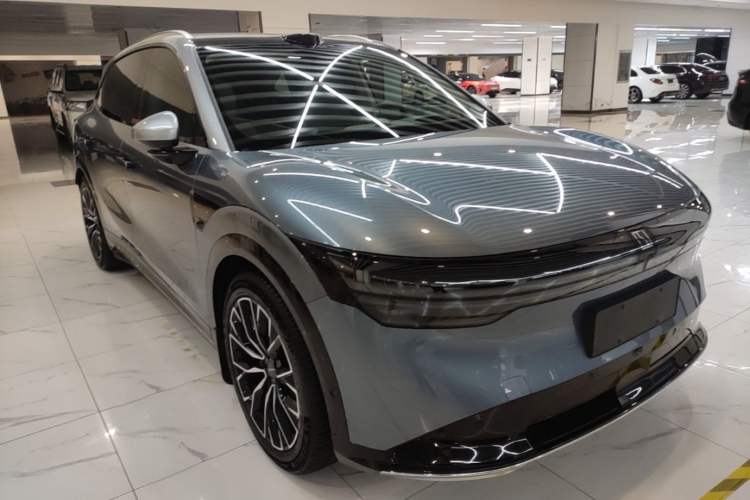 Used Zeekr 7X 2025 100kWh Long-Range All-Wheel Drive Intelligent Driving Version Front Right 45 Deg