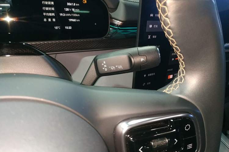 Used Zeekr 7X 2025 100 kWh Long-Range Rear-Wheel Drive with Intelligent Driving Features Gear Lever