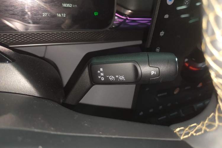 Used Zeekr 7X 2025 75 kWh Rear-Wheel Drive Intelligent Driving Version Gear Lever