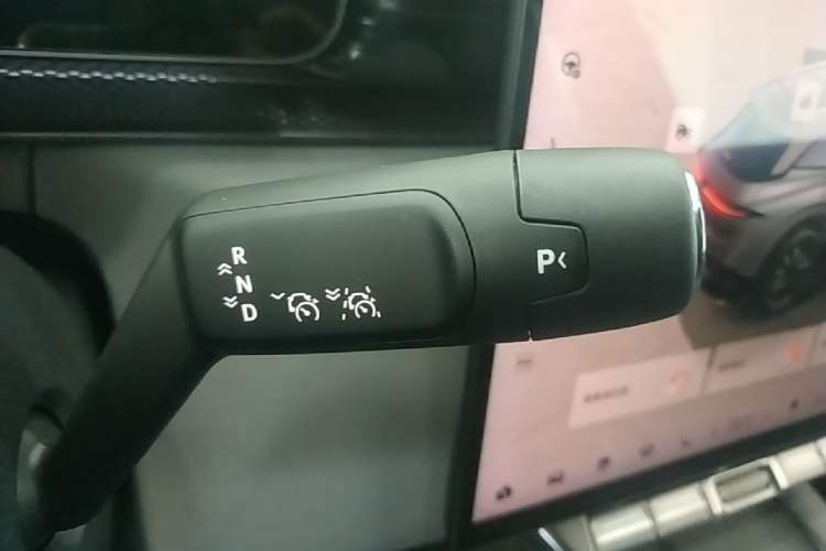 Used Zeekr 7X 2025 100 kWh Long-Range Rear-Wheel Drive with Intelligent Driving Features Gear Lever