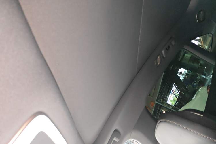 Used Zeekr 7X 2025 100kWh Long-Range All-Wheel Drive Intelligent Driving Version Headliner