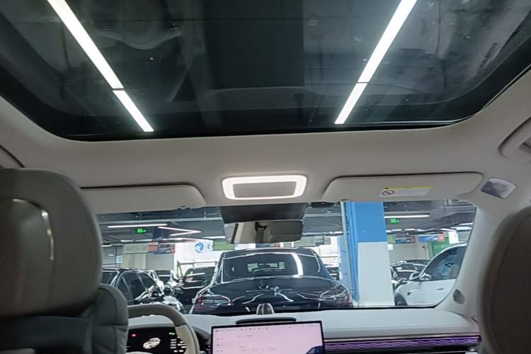 Used Zeekr 7X 2025 100kWh Long-Range All-Wheel Drive Intelligent Driving Version Headliner