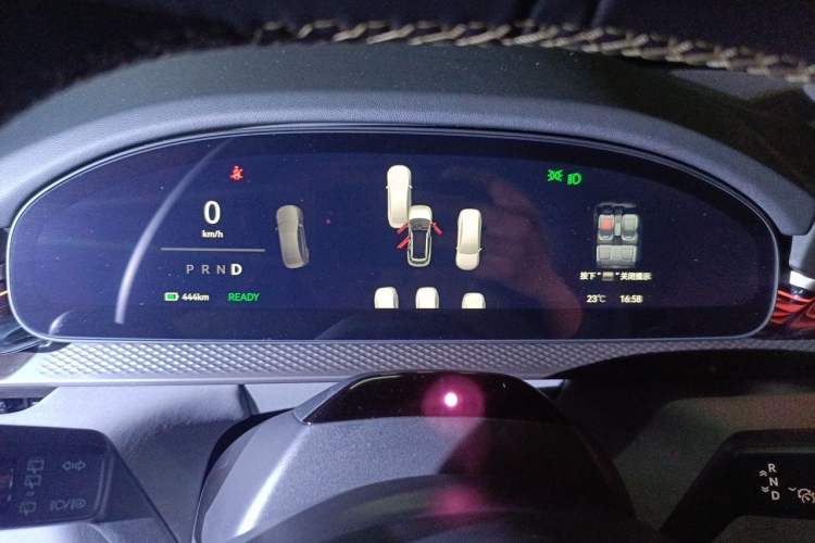 Used Zeekr 7X 2025 100 kWh Long-Range Rear-Wheel Drive with Intelligent Driving Features Instrument Cluster