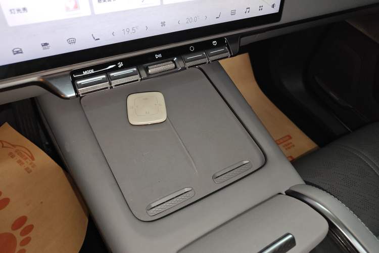 Used Zeekr 7X 2025 100kWh Long-Range All-Wheel Drive Intelligent Driving Version Interior 1
