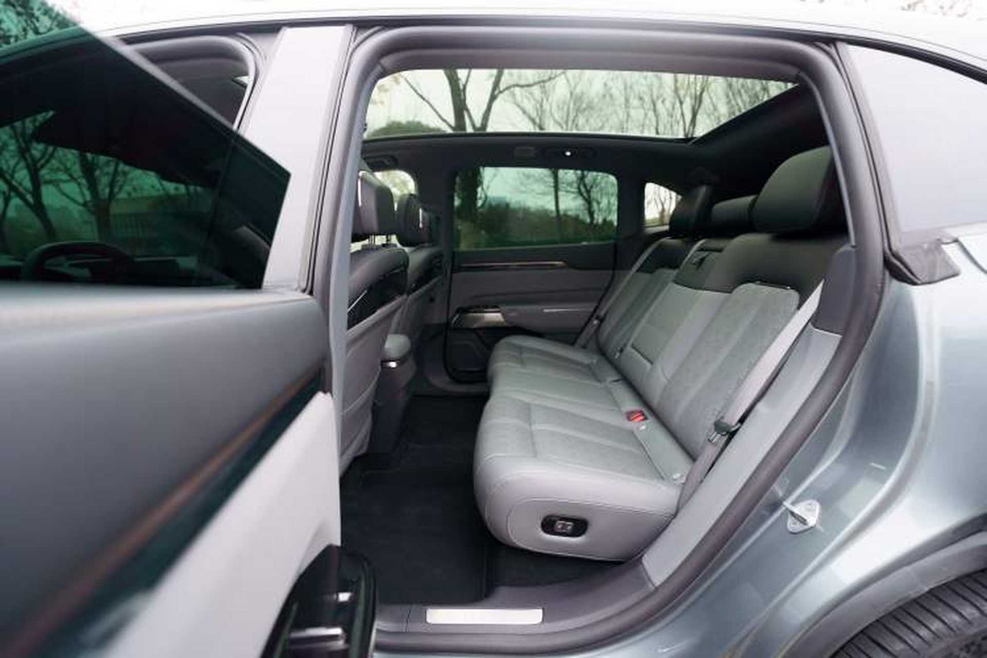Used Zeekr 7X 2025 100 kWh Long-Range Rear-Wheel Drive with Intelligent Driving Features Interior 4