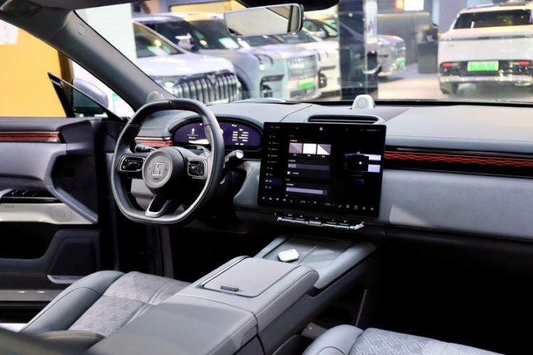 Used Zeekr 7X 2025 100 kWh Long-Range Rear-Wheel Drive with Intelligent Driving Features Interior 4