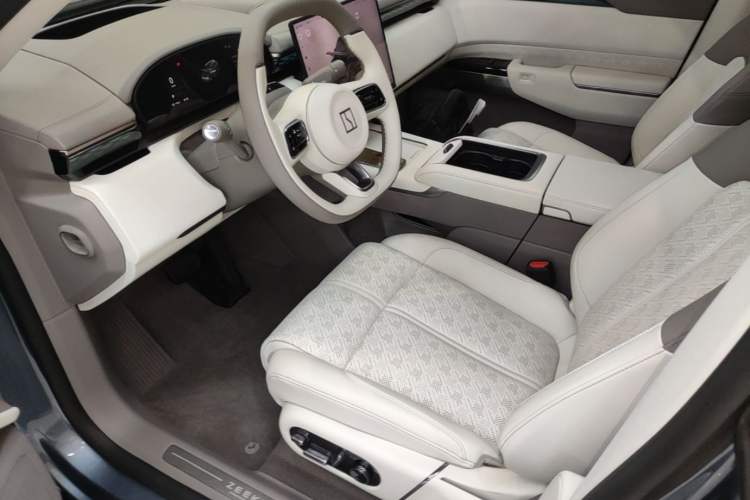 Used Zeekr 7X 2025 100kWh Long-Range All-Wheel Drive Intelligent Driving Version Left Front Seat