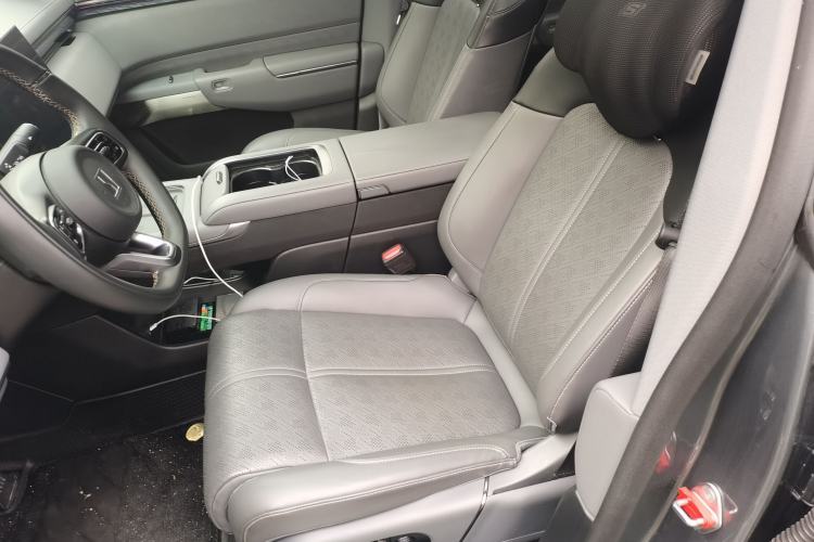 Used Zeekr 7X 2025 100 kWh Long-Range Rear-Wheel Drive with Intelligent Driving Features Left Front Seat