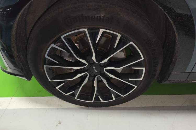 Used Zeekr 7X 2025 75 kWh Rear-Wheel Drive Intelligent Driving Version Left Front Wheel Hub