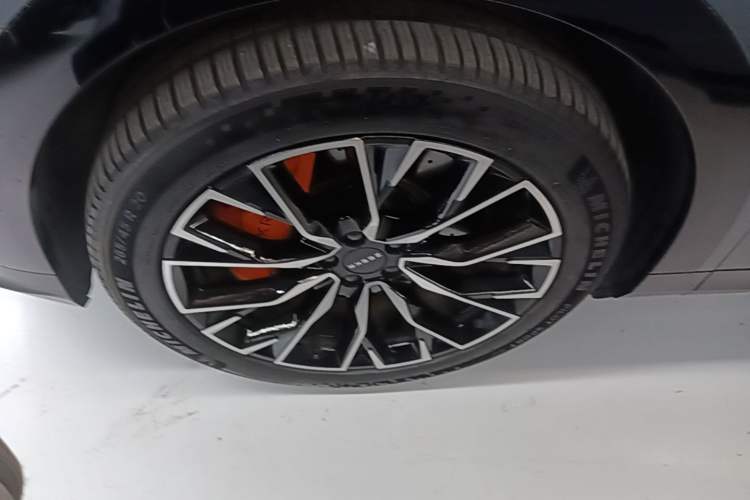 Used Zeekr 7X 2025 100kWh Long-Range All-Wheel Drive Intelligent Driving Version Left Front Wheel Hub