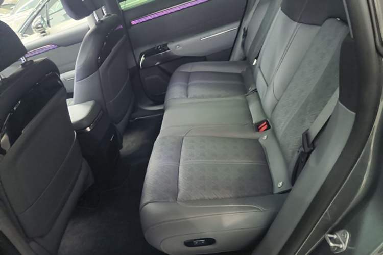Used Zeekr 7X 2025 100kWh Long-Range All-Wheel Drive Intelligent Driving Version Left Rear Seat