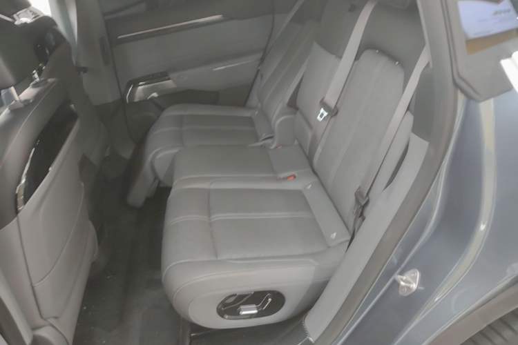 Used Zeekr 7X 2025 100kWh Long-Range All-Wheel Drive Intelligent Driving Version Left Rear Seat