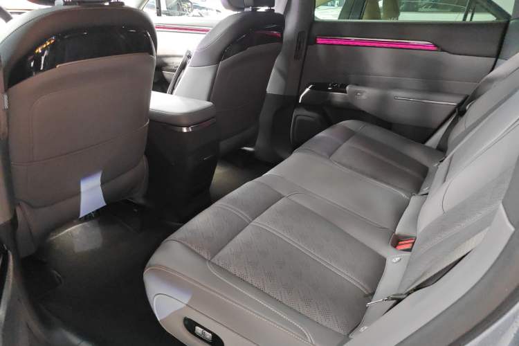 Used Zeekr 7X 2025 100kWh Long-Range All-Wheel Drive Intelligent Driving Version Left Rear Seat