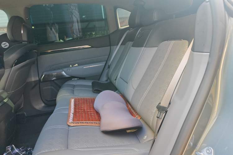 Used Zeekr 7X 2025 75 kWh Rear-Wheel Drive Intelligent Driving Version Left Rear Seat
