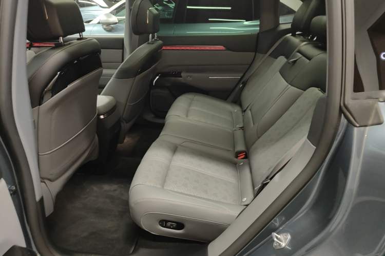 Used Zeekr 7X 2025 75 kWh Rear-Wheel Drive Intelligent Driving Version Left Rear Seat
