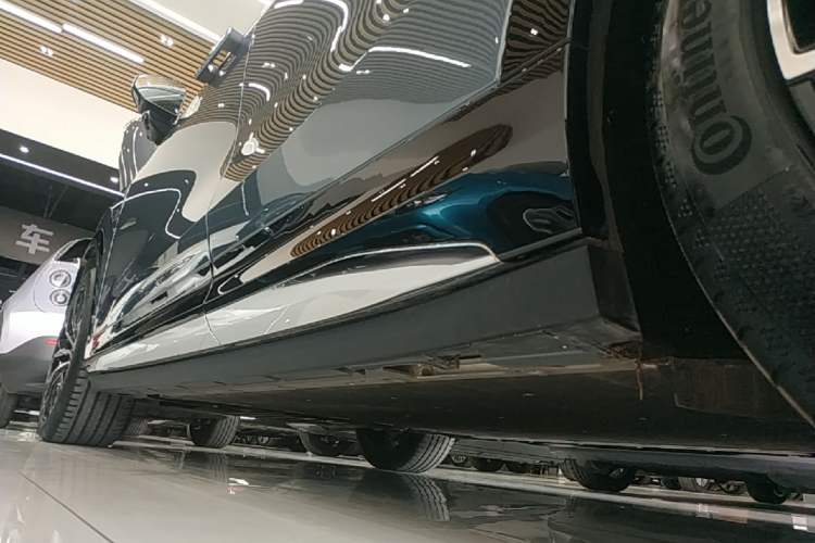 Used Zeekr 7X 2025 100 kWh Long-Range Rear-Wheel Drive with Intelligent Driving Features Left Side Sill