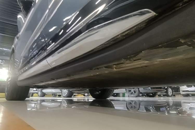 Used Zeekr 7X 2025 100 kWh Long-Range Rear-Wheel Drive with Intelligent Driving Features Left Side Sill