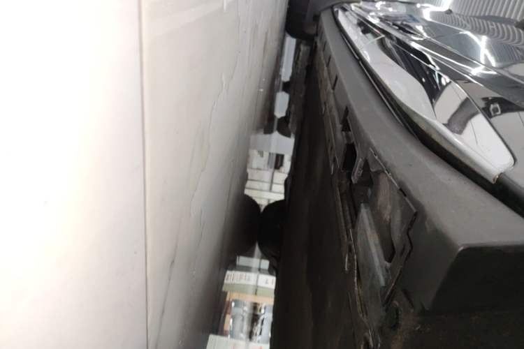 Used Zeekr 7X 2025 100kWh Long-Range All-Wheel Drive Intelligent Driving Version Left Side Sill