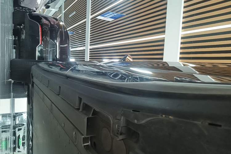Used Zeekr 7X 2025 75 kWh Rear-Wheel Drive Intelligent Driving Version Left Side Sill