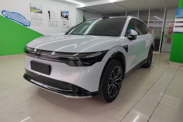 Used Zeekr 7X 2025 100 kWh Long-Range Rear-Wheel Drive with Intelligent Driving Features