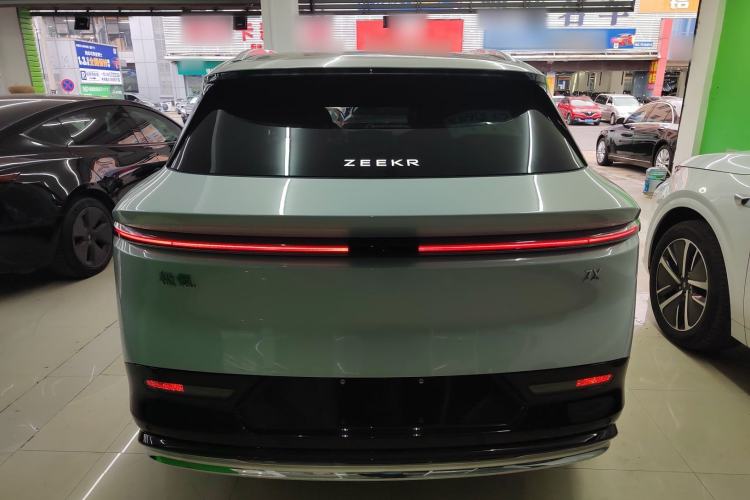 Used Zeekr 7X 2025 100 kWh Long-Range Rear-Wheel Drive with Intelligent Driving Features Rear