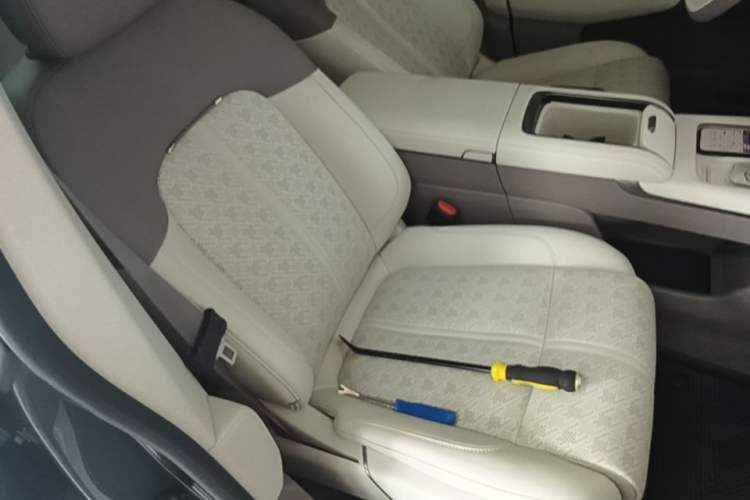 Used Zeekr 7X 2025 75 kWh Rear-Wheel Drive Intelligent Driving Version Right Front Seat