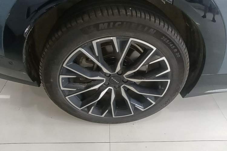 Used Zeekr 7X 2025 100 kWh Long-Range Rear-Wheel Drive with Intelligent Driving Features Right Rear Wheel Hub