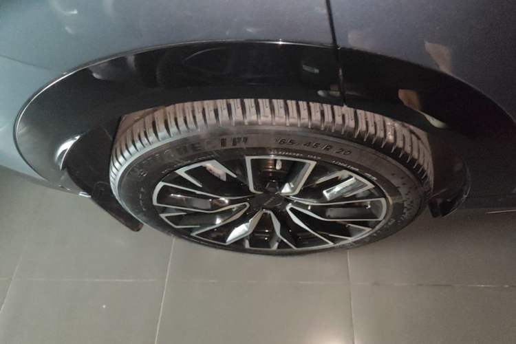 Used Zeekr 7X 2025 75 kWh Rear-Wheel Drive Intelligent Driving Version Right Rear Wheel Hub