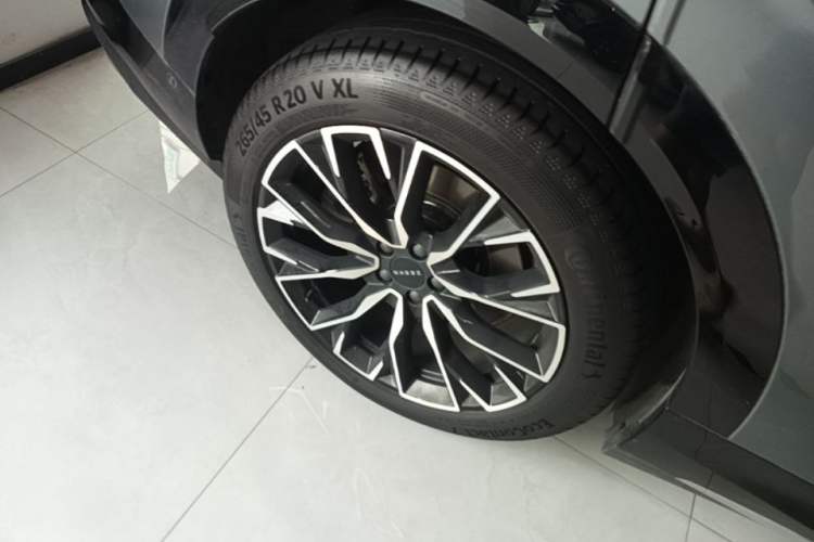 Used Zeekr 7X 2025 75 kWh Rear-Wheel Drive Intelligent Driving Version Right Rear Wheel Hub
