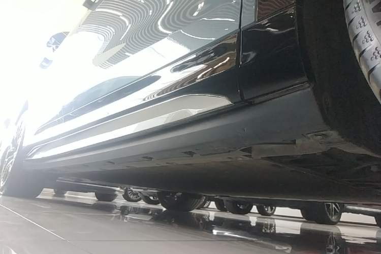 Used Zeekr 7X 2025 100 kWh Long-Range Rear-Wheel Drive with Intelligent Driving Features Right Side Sill