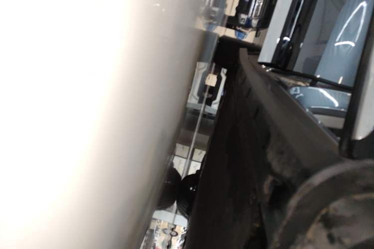 Used Zeekr 7X 2025 100kWh Long-Range All-Wheel Drive Intelligent Driving Version Right Side Sill