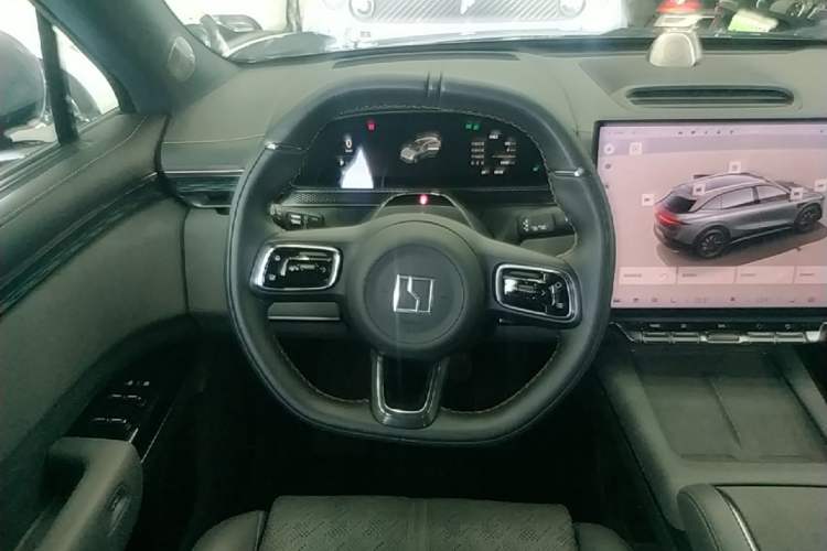 Used Zeekr 7X 2025 100 kWh Long-Range Rear-Wheel Drive with Intelligent Driving Features Steering Wheel