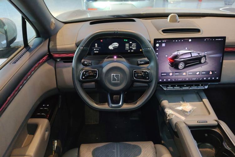 Used Zeekr 7X 2025 100 kWh Long-Range Rear-Wheel Drive with Intelligent Driving Features Steering Wheel