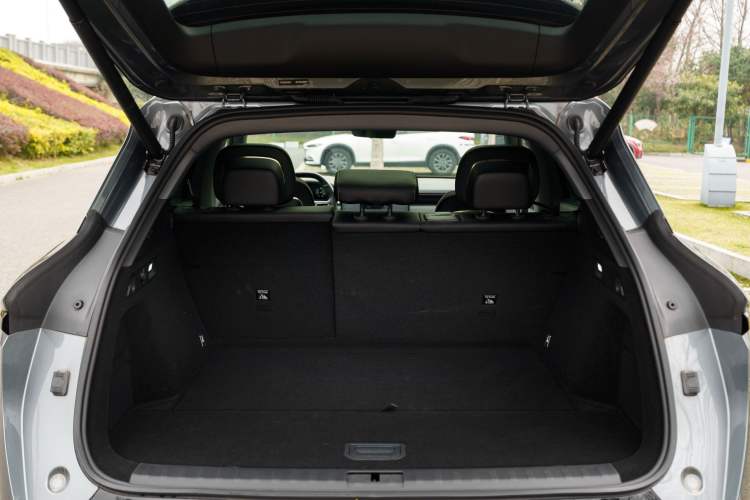 Used Zeekr 7X 2025 100 kWh Long-Range Rear-Wheel Drive with Intelligent Driving Features Trunk