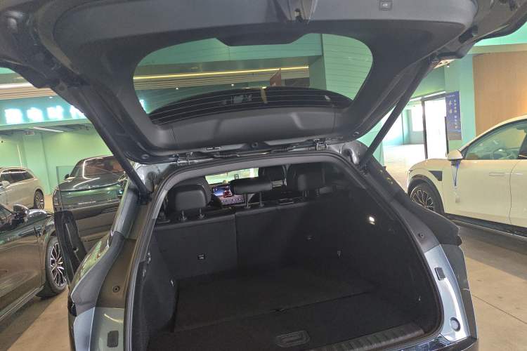 Used Zeekr 7X 2025 100kWh Long-Range All-Wheel Drive Intelligent Driving Version Trunk