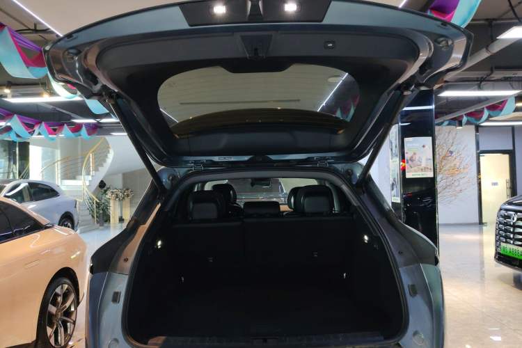 Used Zeekr 7X 2025 100 kWh Long-Range Rear-Wheel Drive with Intelligent Driving Features Trunk