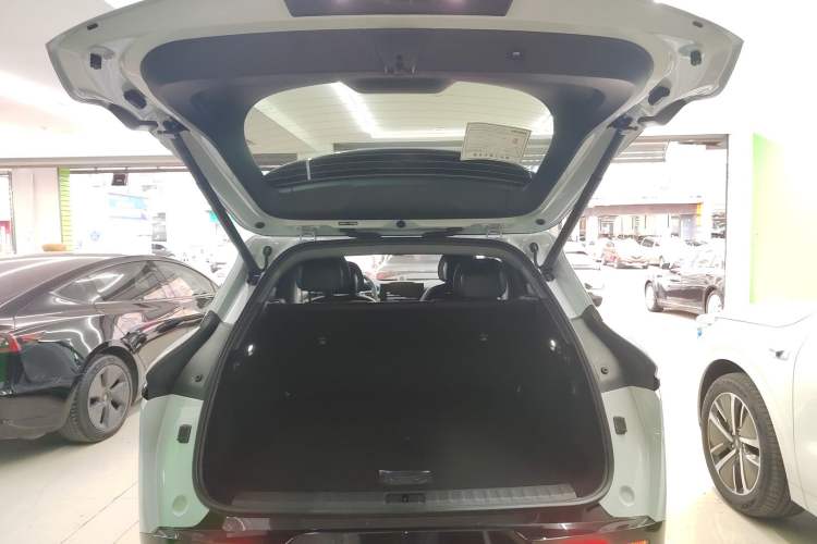 Used Zeekr 7X 2025 100 kWh Long-Range Rear-Wheel Drive with Intelligent Driving Features Trunk