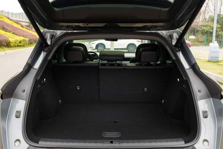 Used Zeekr 7X 2025 100 kWh Long-Range Rear-Wheel Drive with Intelligent Driving Features Trunk