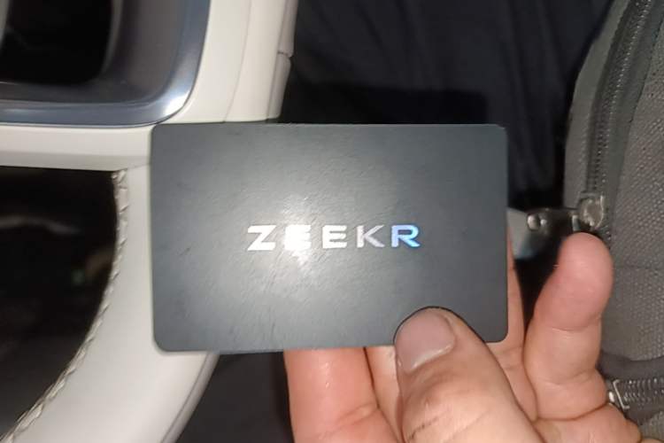 Used Zeekr 7X 2025 100kWh Long-Range All-Wheel Drive Intelligent Driving Version Vehicle Key