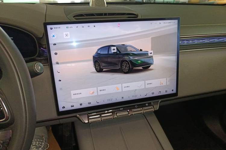 Used Zeekr 7X 2025 100 kWh Long-Range Rear-Wheel Drive with Intelligent Driving Features Audio And AC Panel