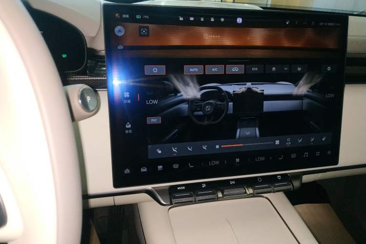 Used Zeekr 7X 2025 100kWh Long-Range All-Wheel Drive Intelligent Driving Version Audio And AC Panel
