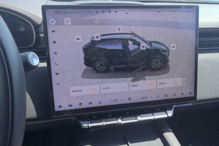 Used Zeekr 7X 2025 100 kWh Long-Range Rear-Wheel Drive with Intelligent Driving Features Audio And AC Panel