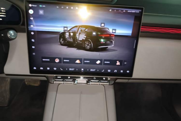 Used Zeekr 7X 2025 100 kWh Long-Range Rear-Wheel Drive with Intelligent Driving Features Audio And AC Panel